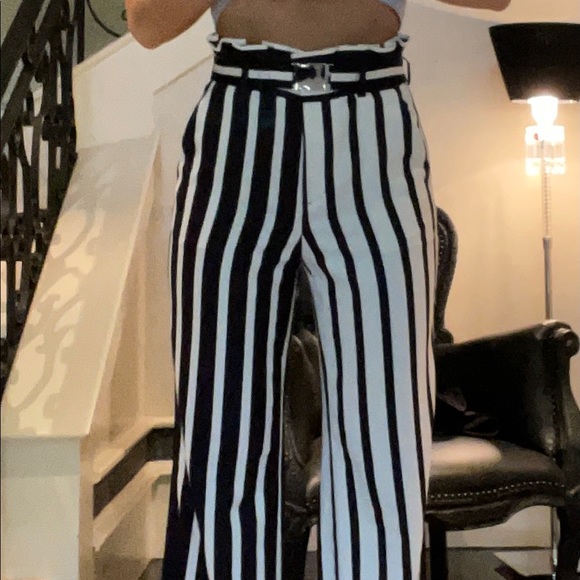 Alice + Olivia b/w striped pant with buckle - Picture 3 of 6